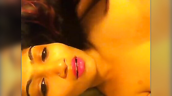 Indian Cam Girl with Huge Tits Masturbates Like a Fucking Pro in HD