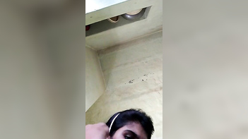 Desi Chick Flashing Her Massive Titties on Selfie Cam