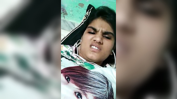 Desi Chick Flashing Her Massive Titties on Selfie Cam