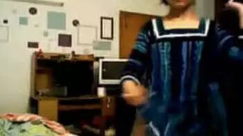 Paki Bhabi Ayesha Strips Teasingly For Her Dick-Hungry Lover On Video Call