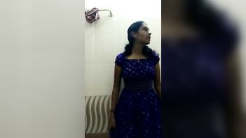 Filthy Housewife Craves Desi Model Fame, Shows Off Her Juicy Xxx Buttocks