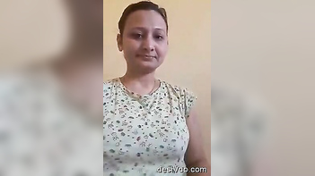 Bhabhi Gets Naked for BF, Dripping Wet During Her Period, Hardcore Sex Tape Leak