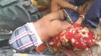 Desi Village Couple Getting Wild and Dirty Near an Old Rusty Truck