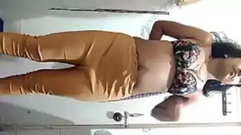 Indian Bhabi Shows Off Her Juicy Tits and Pussy in This Viral MMS Scandal Video