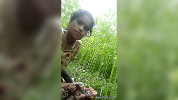 Desi Chick Sucks Dick In The Field Like A Pro New Blowjob Clip