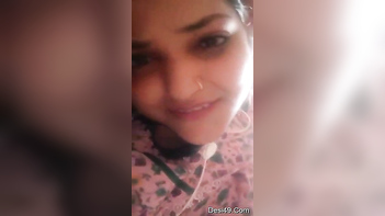 Fap-Worthy Indian Slut Talks Dirty, Moans, and Fucks Herself Silly.