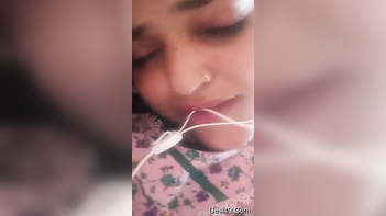 Fap-Worthy Indian Slut Talks Dirty, Moans, and Fucks Herself Silly.