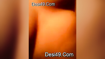 Desi Babe Shows Off Her Wet Pussy in XXX Close-Up Masturbation Scene