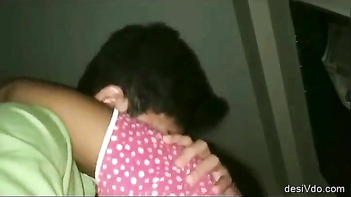 Madurai Sundari Aunty Getting Fucked By House Owner’s Son In Leaked MMS Video