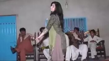 Tamil Girl Nails Mind-Blowing Mujra Dance, Sexy As Hell