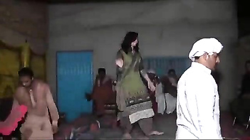 Tamil Girl Nails Mind-Blowing Mujra Dance, Sexy As Hell