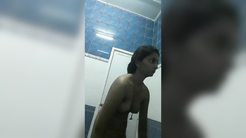 Steamy Desi Chick Gets Nailed Hard in the Bathroom