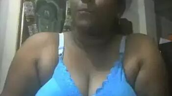 Amateur Desi Bombshell Fucks Her Greedy Pussy While Camming
