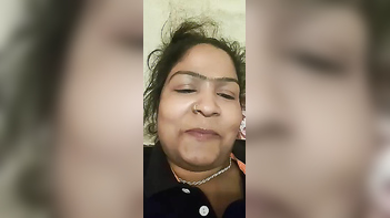 Bangladeshi Bhabi Shows Off Her Juicy Pussy and Tits