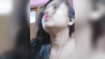 Indian Babe With Pink Lips and Curvy Ass Drips Wet While Moaning Loudly
