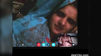 Pakistani Lahori Chick from Chuckla Clan Sucks Dick Like a Pro