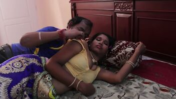 Big Boobs Bhabhi BF Video: Desi Sex with Hubby's Friend!