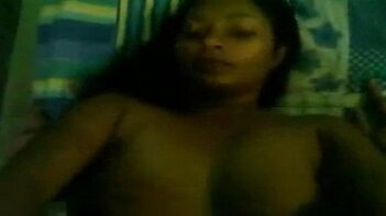 Hyderabadi Bhabhi Delights With Mind-Blowing Blowjob Before Safe Sex!