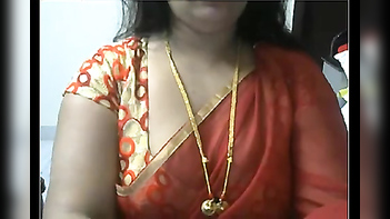 Desi Bhabhi Anamika's Big Boobs Wow Fans in Blouse Pop Out Moment!