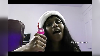 Unmarried Mallu Celebrates Christmas with Sensual Desi Sex Toy!
