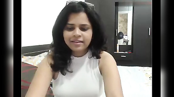 Explore Desi Delights with Punjabi Bhabhi Jamuna's Nipple Pokies Webcam Chat