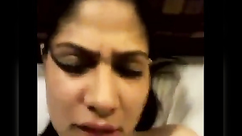 NCR Bhabhi's Extramarital Affair Hotel MMS Scandal Leaked: Hot Desi Sex Video!