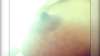 Mallu Aunty Squeezing Her Juicy Boobs In Tight Clothes