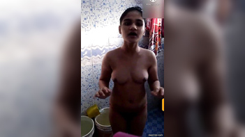 Tamil Chick Stripping Down and Showing Off Her Juicy Pussy