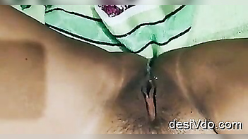 Kolkata Slut Kiran Devi Getting Fucked Hard by BF in Leaked MMS Video