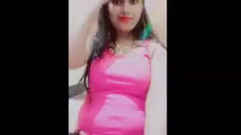 Chick Reveals Stunning Tits and Pussy, Fingering Like a Pro in Selfie