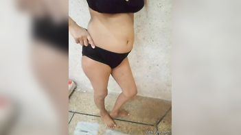 Desi Couple Going At It With Wild, Uncontrollable Moans In This Fresh Clip