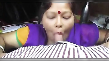 Bhopal Aunty Porn Video Caught on Tape, Dirty Slut Gets Fucked Hard