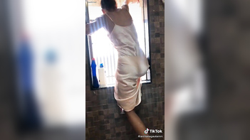 Desi Chick TikTok Video - Watch Her Seductive Moves and Get Wild