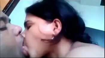 Desi Bhabhi Leaks Wild MMS Sex Scandal, Insanely Wet and Dirty Talk Included