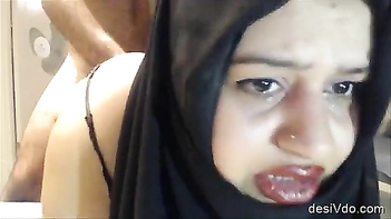 Screaming Hot Indian Milf Gets Pounded Hard in Wild Doggy Style Fucking Session