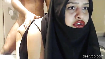 Screaming Hot Indian Milf Gets Pounded Hard in Wild Doggy Style Fucking Session