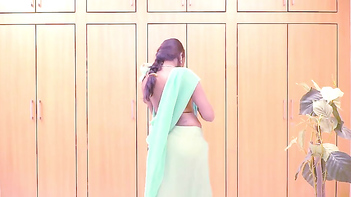 Indian Actress Swathi Naidu Struts Her Sexy Curves in a Turquoise Dress