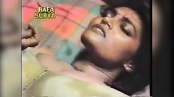 Mallu Babe Shows Off Her Tight Pussy in Explicit Home Clips