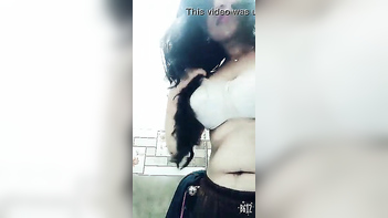 Pakistani Babe Masturbates Like a Pro, Sexy As Hell