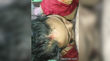 Desi Bhabhi Sucks Dick Like a Pro in This Unbelievably Sexy Video