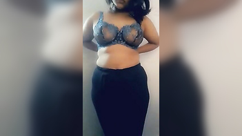 This Fucking Hot Indian Milf Strip Down and Flaunt Her Juicy Curves.