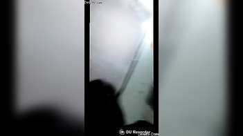 Indian Teen Shows Off Her Juicy Tits in a Selfie Sex Tape