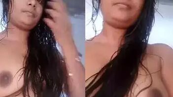 Damn Hot Desi Aunty Flaunts Her Curvy Body After Shower,.xxx Camera Action