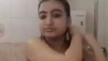 Big-Titted Desi Chick Nails It Filming Herself Showering, Wet and Wild