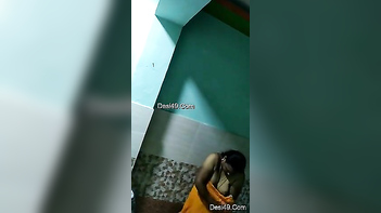 Desi Milf Shows Off Her Juicy Tits And Rocks A Fucking Yellow Sari