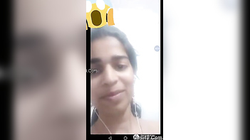 Indian Chick Shows Off Her Juicy Tits and Fucks Herself Hardcore