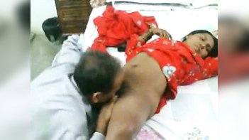 Desi Bhabhi's Dripping Cunt, Cock Pounds Hermotionless in Bed.