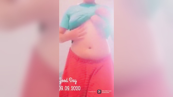 Instagram Queen Shows Off Her Tight Pussy on Cam - Must See!