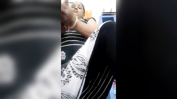 Married Aunty Teasing and Masturbating Like a Fucking Pro