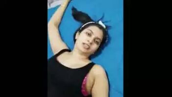 Desi GF With Insane Curves Leaks 5 Steamy Videos